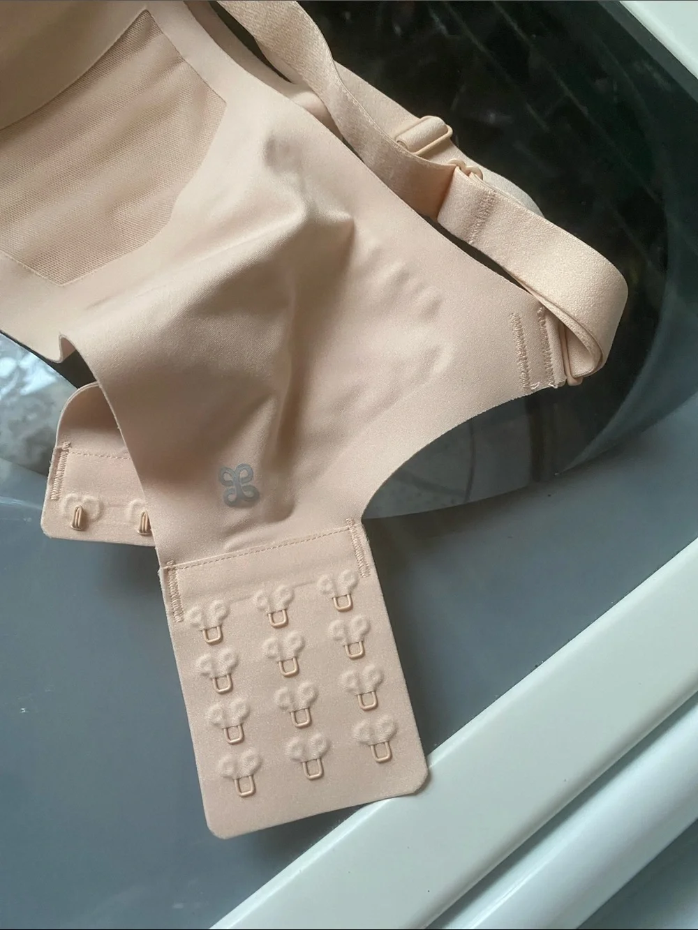 Preowned (never  worn )Honeylove  Seamless Nude Wireless Bra XL